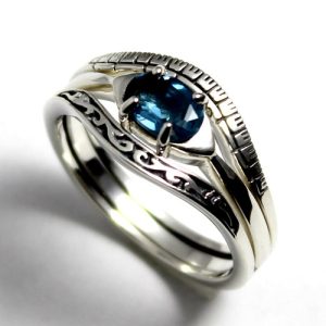 プロビデンスの目 フリーメイソン ロンドンブルートパーズ